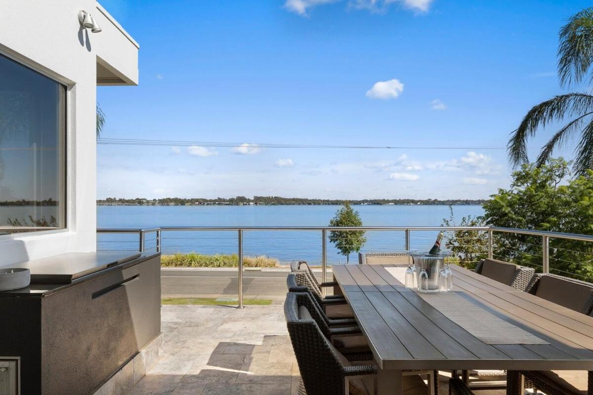 Villa Lakehouse With Jetty & Pool Yarrawonga Exterior foto